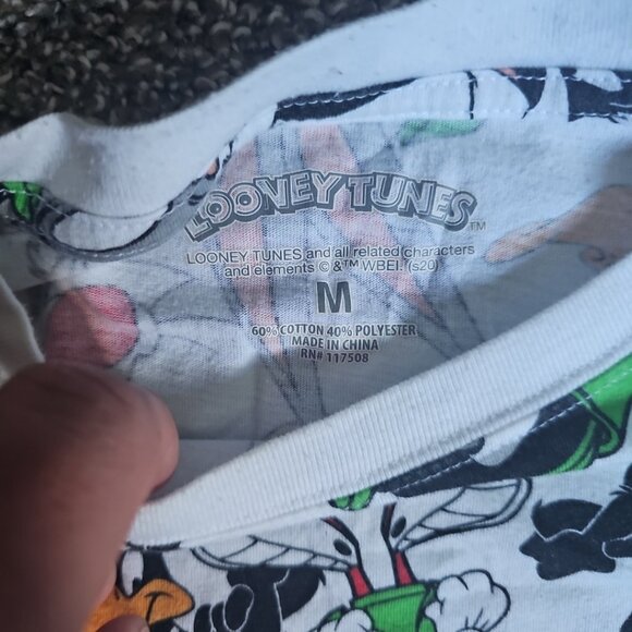 Looney Tunes Womens M All Over Print Bugs Tweety White Long Sleeve Stretch Top - Picture 5 of 6